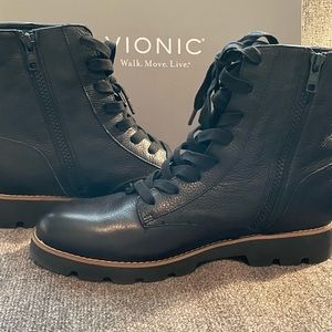 Vionic Lani Combat Boots